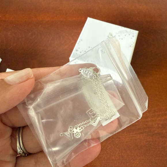 LA Rocks silver plated DISNEY LOVE necklace with Minnie figure (gold bow) NEW - Picture 5 of 9